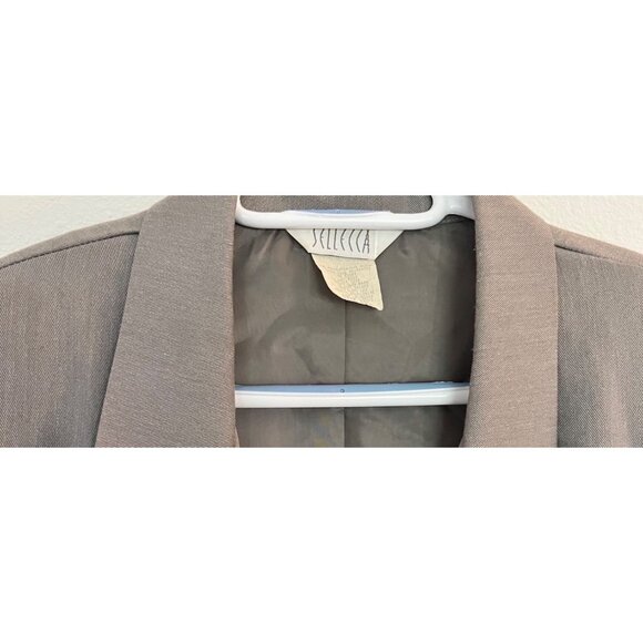 VINTAGE Sellecca Womens Light Gray Blazer Jacket with Embroidered Crest SZ 12P - Picture 4 of 9